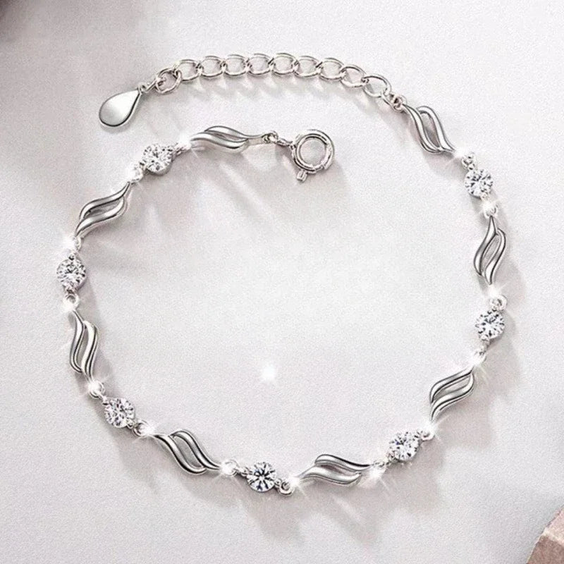 Braccialetto con Perline Portafortuna in Argento Sterling – Eleganza e Significato ✨