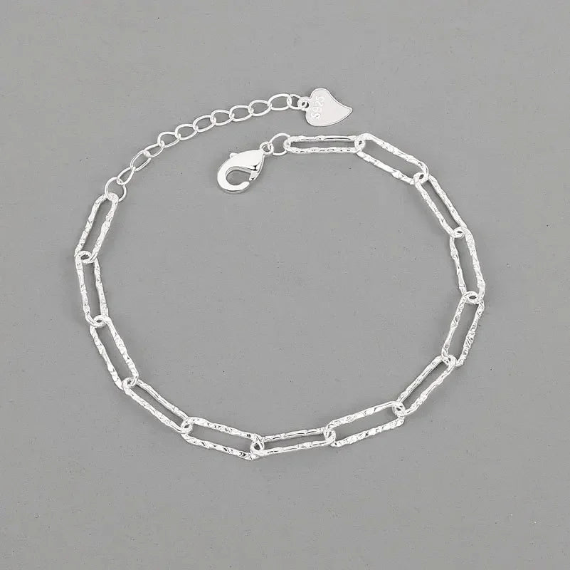 Braccialetto con Perline Portafortuna in Argento Sterling – Eleganza e Significato ✨